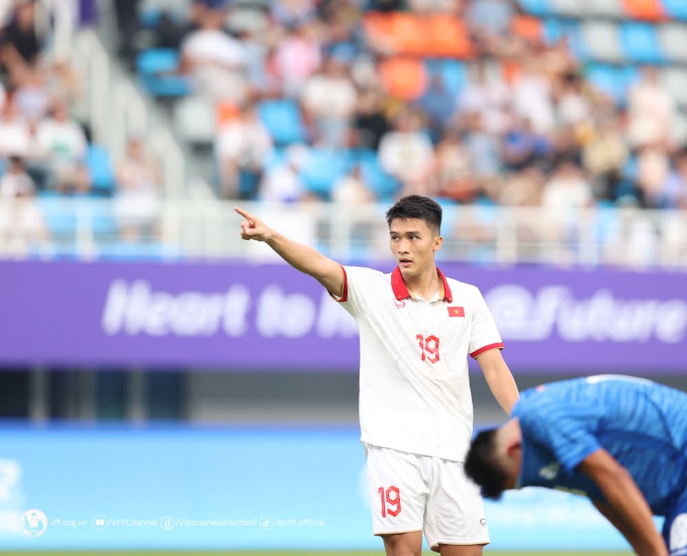 Asiad 2022: Lập cú đúp cho U23 Việt Nam, ngôi sao nhà bầu Đức tiến gần cột mốc lịch sử - Ảnh 4.