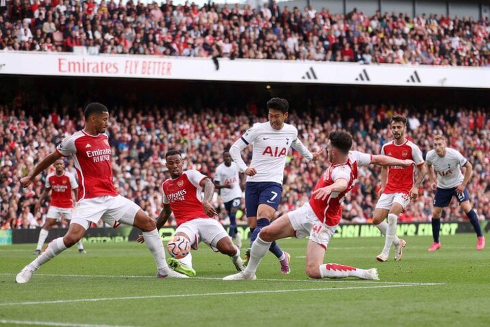 Ngoại Hạng Anh: Saka, Son Heung-min đua nhau ghi bàn, Arsenal hòa Tottenham - Ảnh 2.
