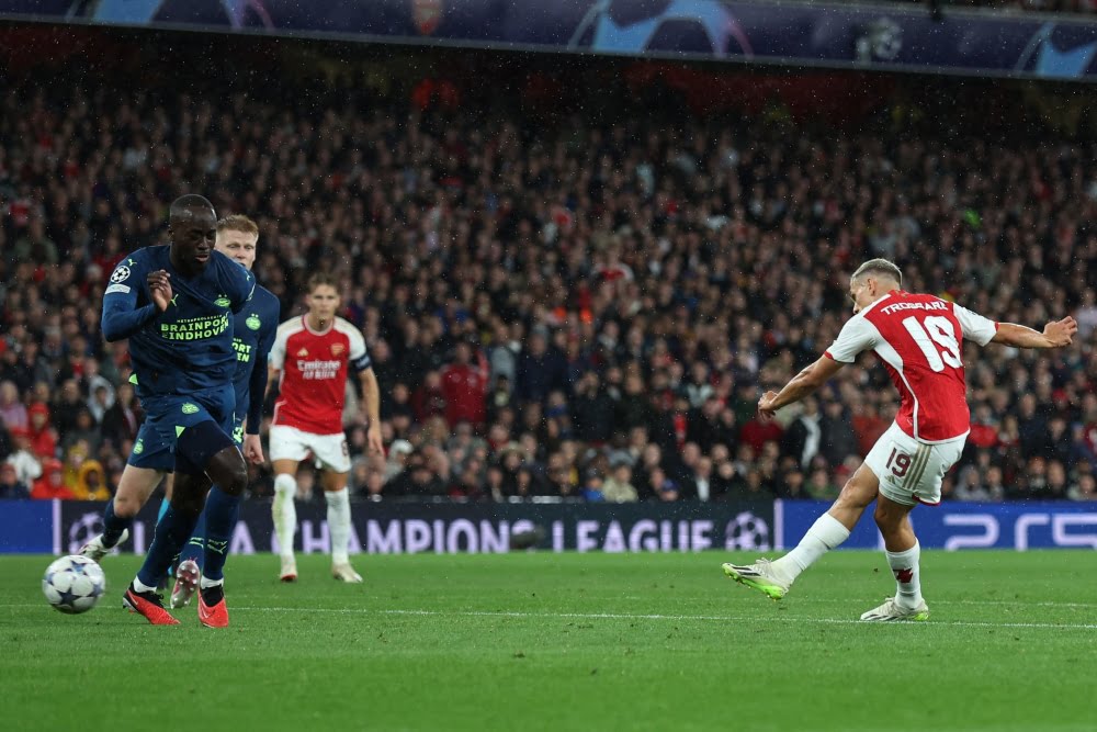 Arsenal thắng tưng bừng trong ngày trở lại Cúp C1 châu Âu - Ảnh 6.