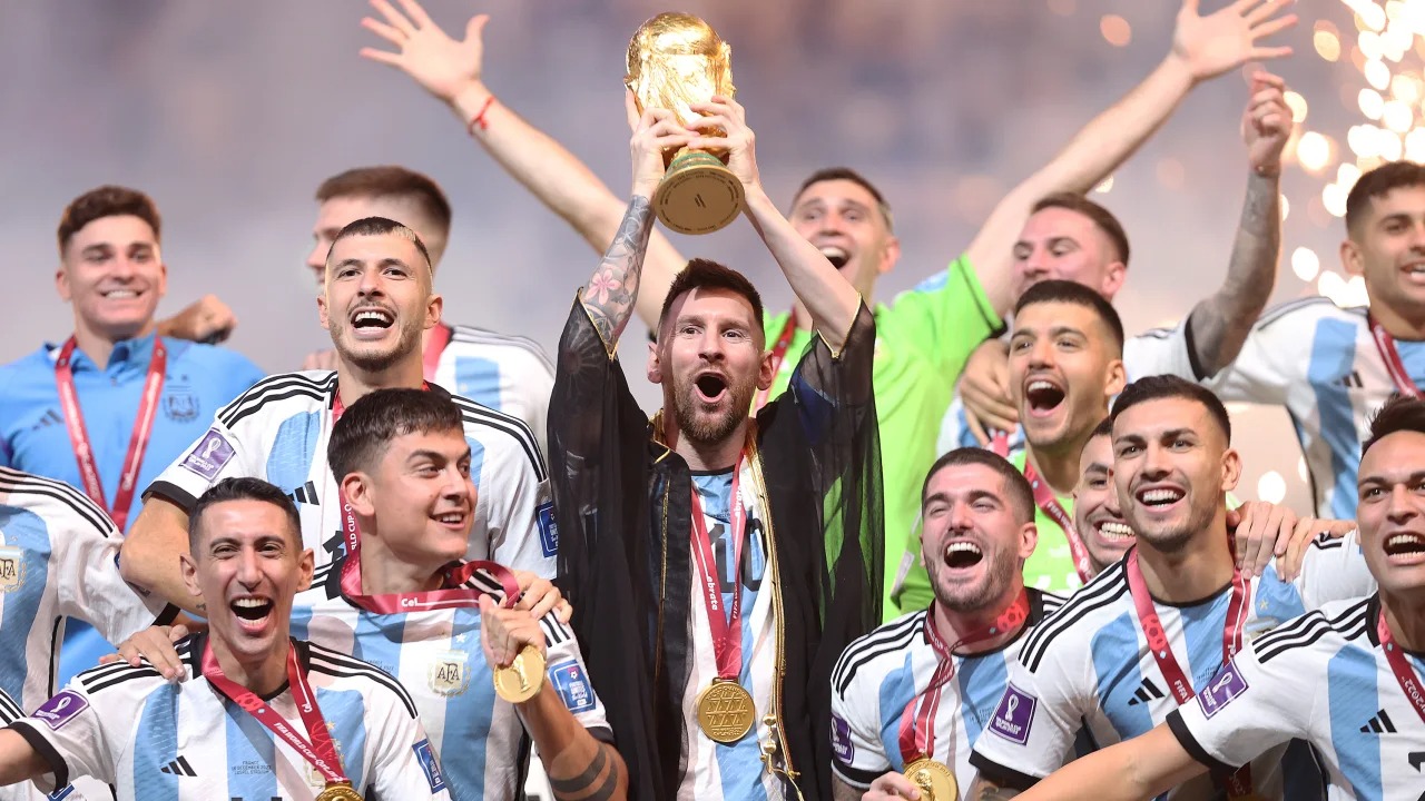  Lionel Messi nói rằng anh đang tập trung chơi ở Copa América năm sau nhưng không loại trừ khả năng xuất hiện ở World Cup 2026