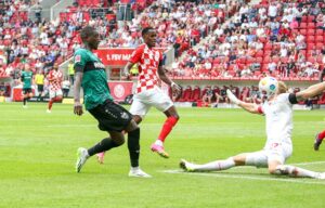 Cú hat-trick vào lưới Mainz giúp Guirassy trở thành tay săn bàn hiệu quả nhất châu Âu mùa này